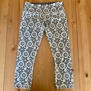 Lulemon floral crop tights - never worn